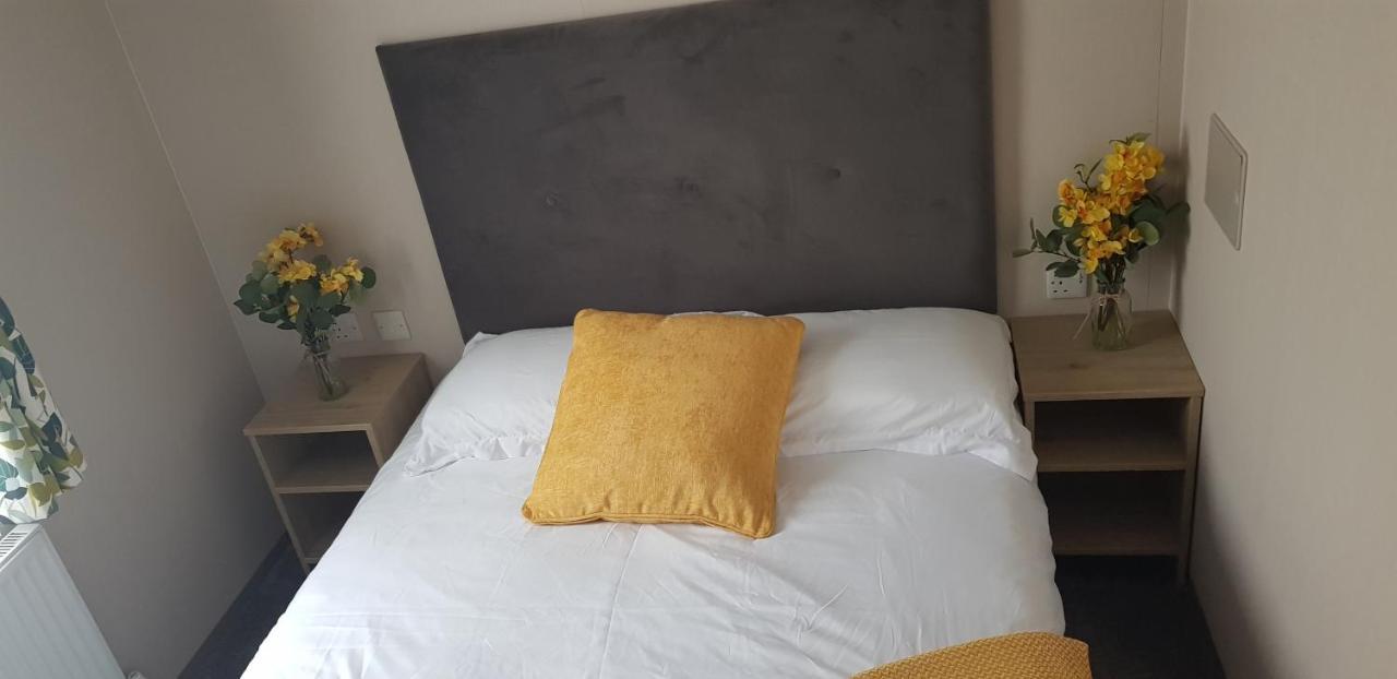 Warner Lane Hotel Selsey Bagian luar foto