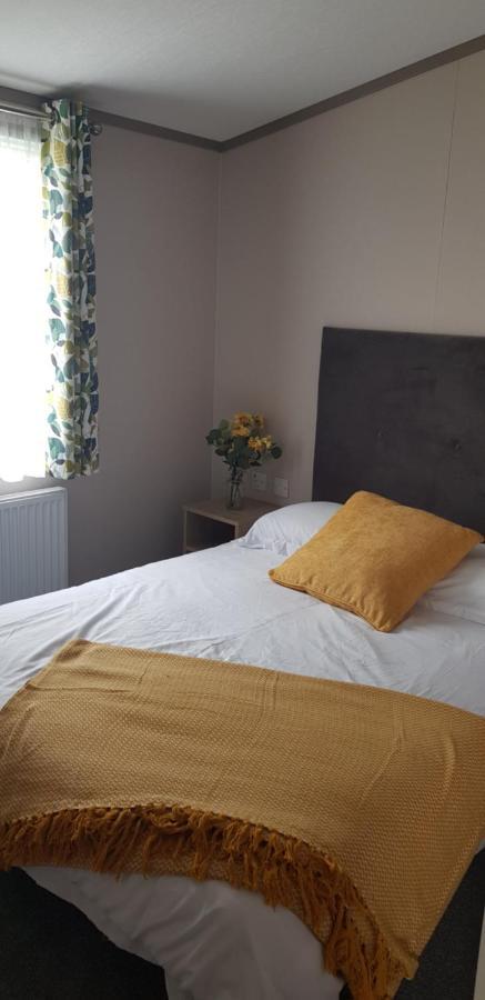 Warner Lane Hotel Selsey Bagian luar foto